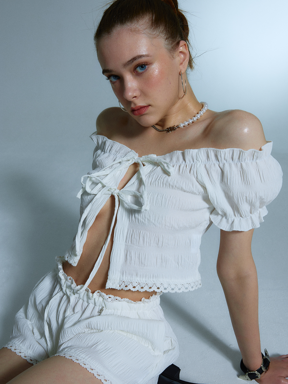 FRILL CROP BLOUSE WHITE - 에즈이프캘리(asifCALIE)