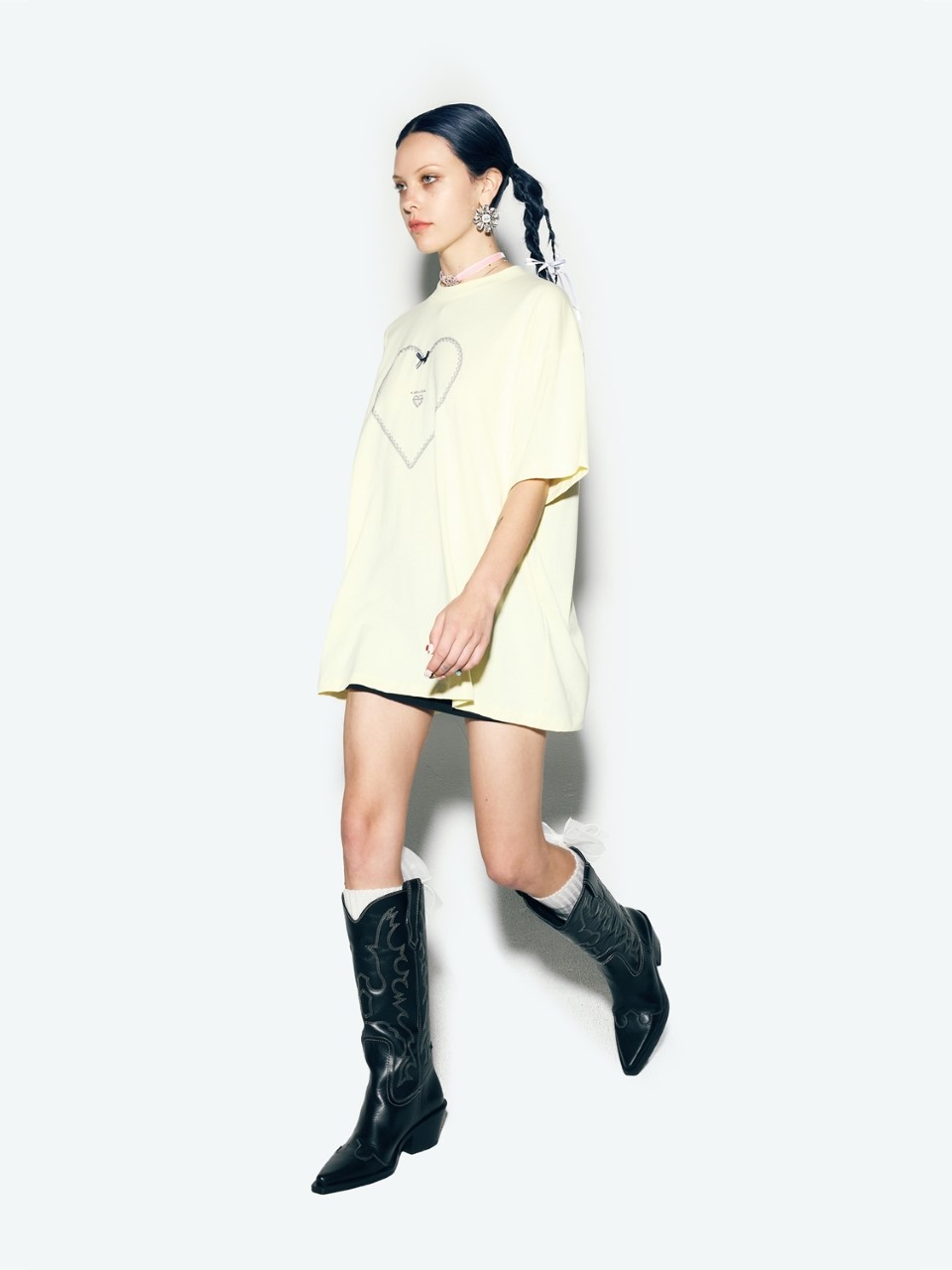 LACE HEART OVERSIZED T-SHIRT YELLOW - 에즈이프캘리(asifCALIE)